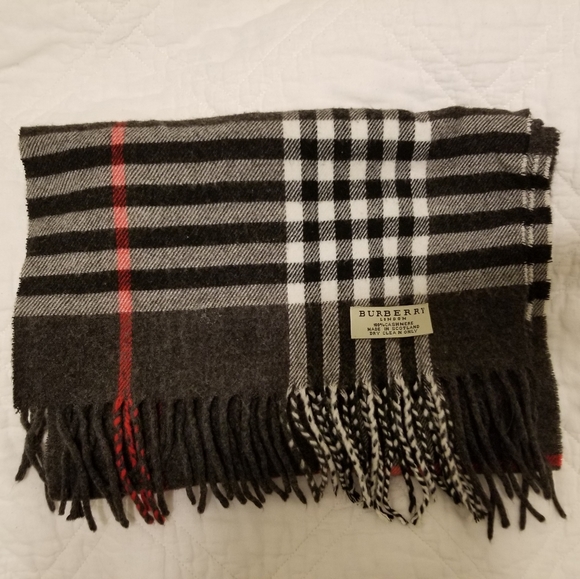 Burberry Scarf - Picture 1 of 2